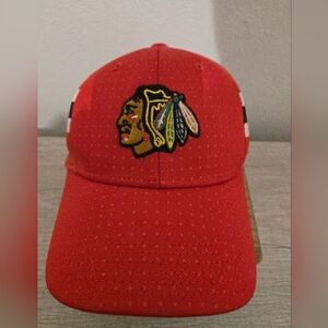 Authentic NHL Adidas Chicago Blackhawks Hat Youth Fitmax Elastic Stretch Fit
